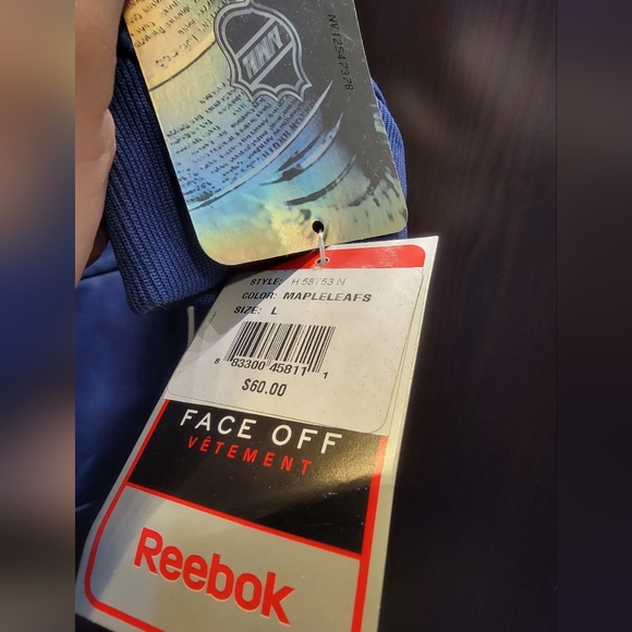 BNWT Toronto Maple Leafs Pullover Sweater - Picture 2 of 7